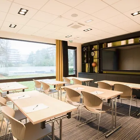 Appart'city Collection Geneve Aeroport - Voltaire Aparthotel 4*
