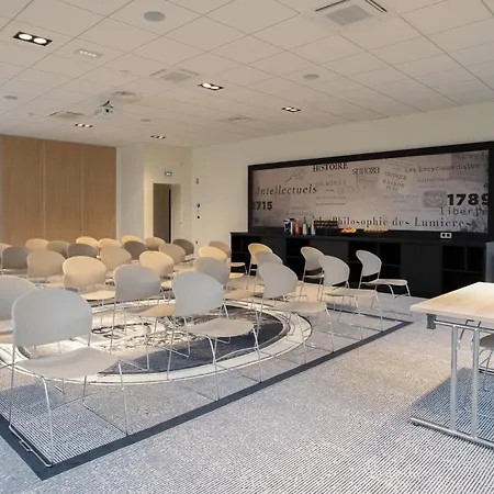 Appart'city Collection Geneve Aeroport - Voltaire Aparthotel