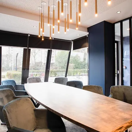 Aparthotel Appart'city Collection Geneve Aeroport - Voltaire 4*