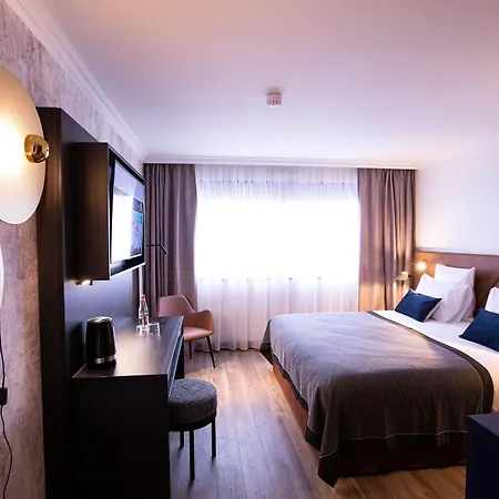 Aparthotel Appart'city Collection Geneve Aeroport - Voltaire 4*