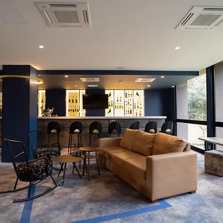 Appart'city Collection Geneve Aeroport - Voltaire Aparthotel 4*